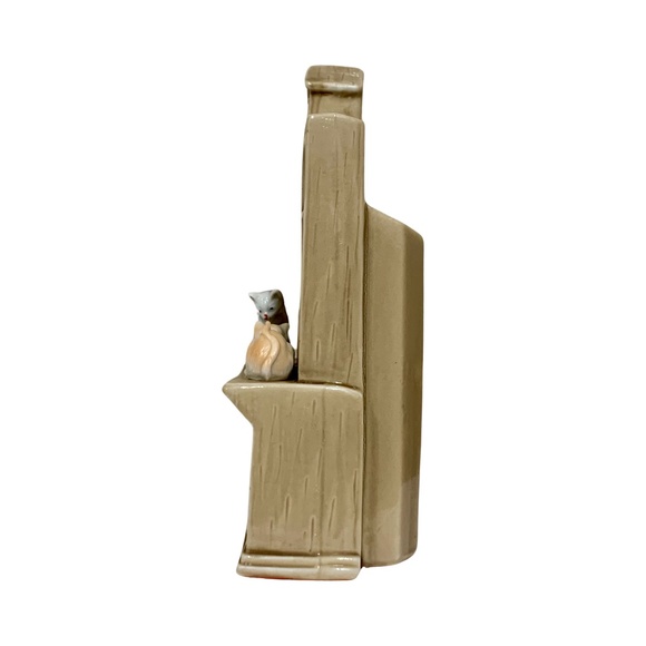 Mischievous Kitten Bookshelf Play Figurine, Gold Trim, Vintage - (1980's) - Picture 7 of 10